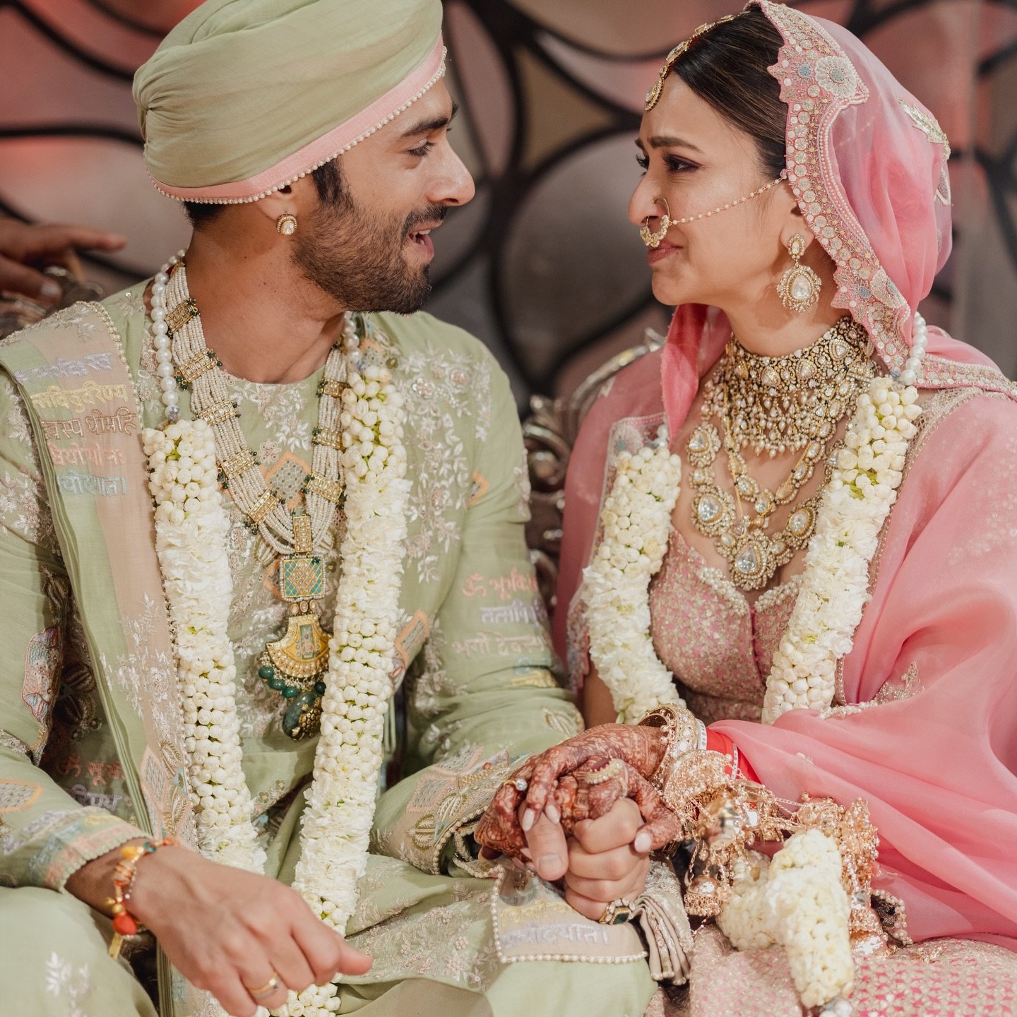 kriti kharbanda husband
